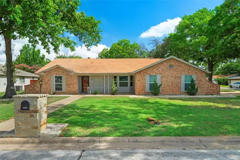 8441 Main St, North Richland Hills, TX 76182