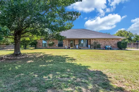 4084 Rawleigh Dr, Fort Worth, TX 76126