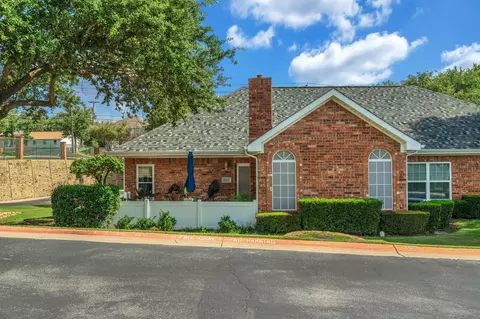 2317 Jennifer Ln, Bedford, TX 76021