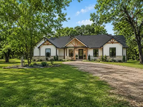 3217 N 27th St, Waco, TX 76708
