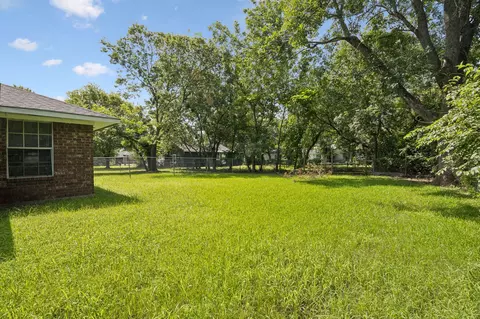 Exterior - 1104 E 1106 E High St, Terrell, TX 75160 photo 5 of 5
