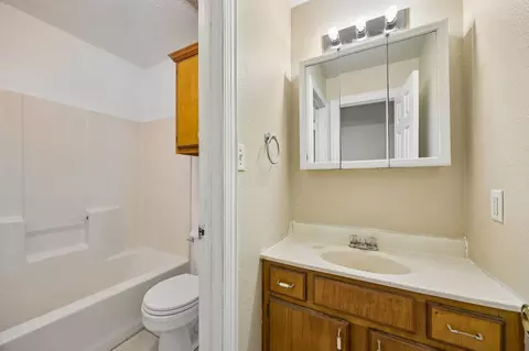Bath - 1104 E 1106 E High St, Terrell, TX 75160 photo 3 of 3