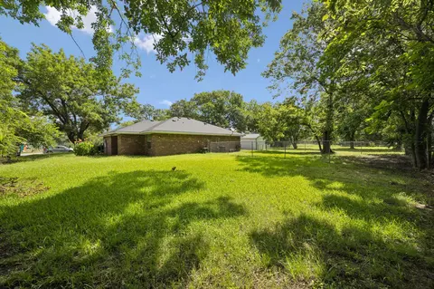 Exterior - 1104 E 1106 E High St, Terrell, TX 75160 photo 4 of 5