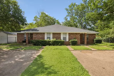 1104 E 1106 E High St, Terrell, TX 75160