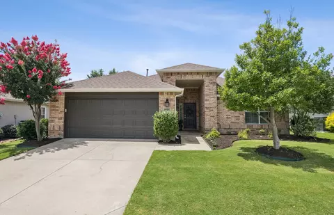 9705 Applewood Trl, Denton, TX 76207