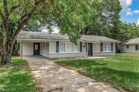 Exterior - 223 Virginia Ave, Minden, LA 71055 photo 2 of 7