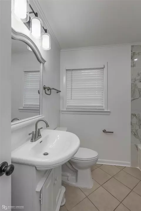 Bath - 223 Virginia Ave, Minden, LA 71055 photo 3 of 4