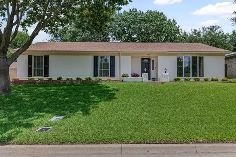 3915 Glenbrook Dr, Arlington, TX 76015