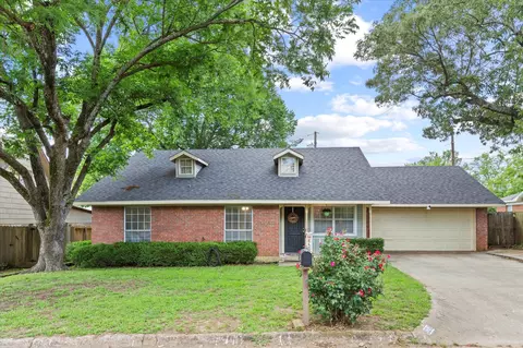 3260 E Houston St, Paris, TX 75460