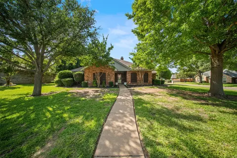 141 Brushy Mound Rd, Burleson, TX 76028