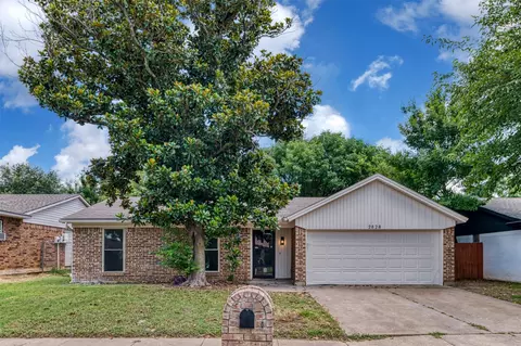 2828 Lana Cir, Fort Worth, TX 76140