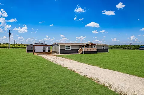 1035 Hopewell Rd, Bellevue, TX 76228