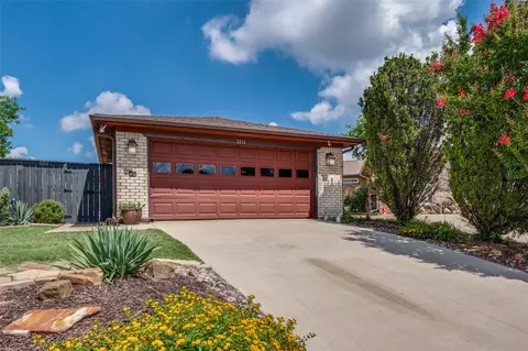 2213 Jamestown Ct, Carrollton, TX 75006