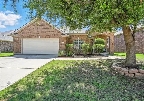 9210 Wild River Dr, Arlington, TX 76002