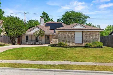 2027 Sancerre Ln, Carrollton, TX 75007