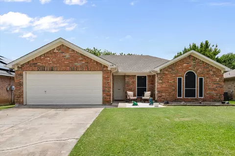 628 Jamie Ln, Mansfield, TX 76063
