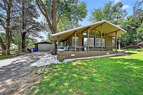 40 Stratford Dr, Gordonville, TX 76245