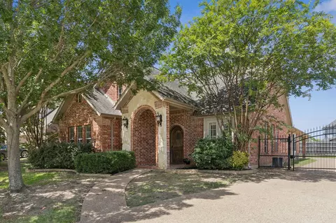 6802 Westfield Ct, Arlington, TX 76001