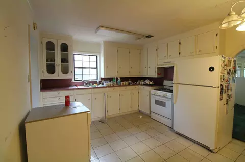 Kitchen - 1 Mason St, Minden, LA 71055 photo 2 of 2