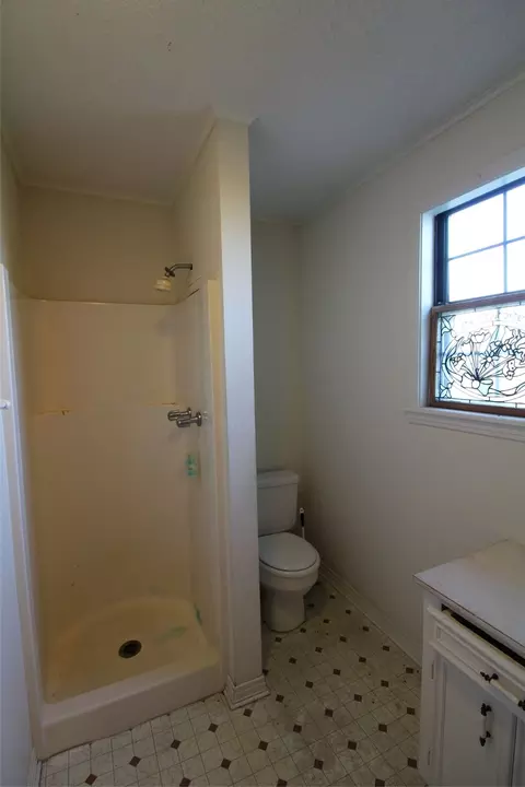 Bath - 1 Mason St, Minden, LA 71055 photo 2 of 2