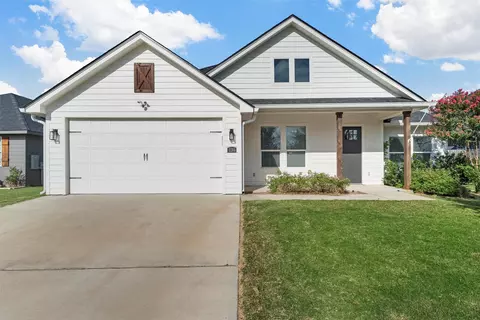 136 Swan Lake Dr, Waco, TX 76708