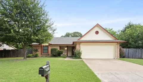 5203 Windy Meadow Dr, Arlington, TX 76017