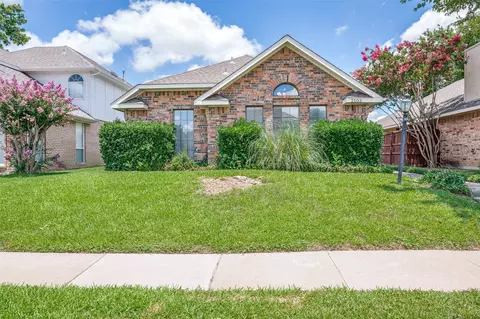 2103 Falcon Ridge Dr, Carrollton, TX 75010