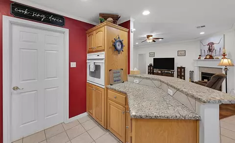 2404 Cambridge, Lorena, TX 76655 photo 11