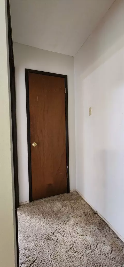 Entry Way - 717 Contour Dr, Mexia, TX 76667 photo 2 of 2