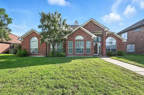 2220 Austin Dr, Mesquite, TX 75181
