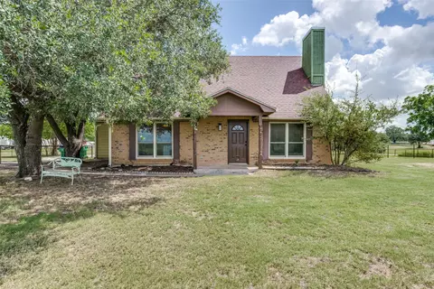 609 Airfield Rd, Aurora, TX 76078