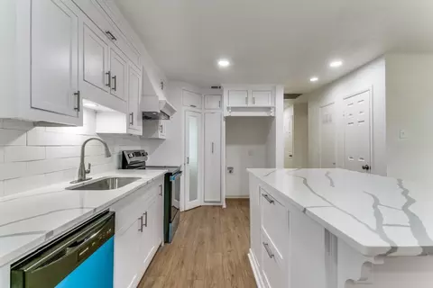 Kitchen - 302 Lee Dr, Euless, TX 76039 photo 4 of 5