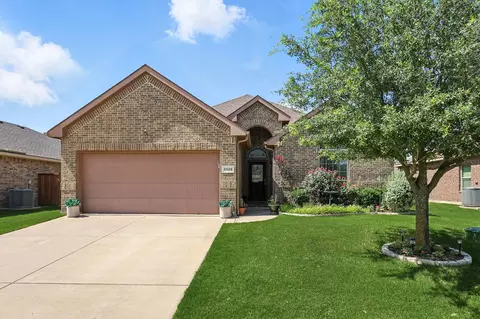5129 Crystal Lake Ave, Krum, TX 76249