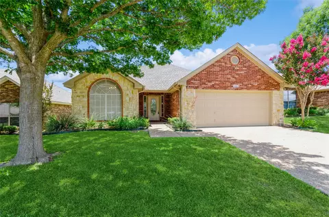 915 Cresthaven Dr #3, Cedar Hill, TX 75104