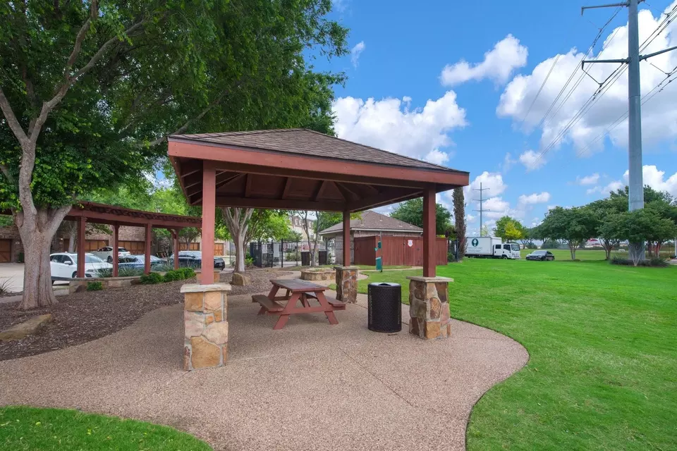 Exterior - 6621 Federal Hall St, Plano, TX 75023 photo 5 of 5