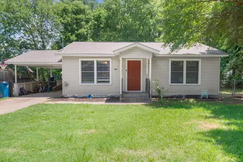 189 S Pine St, Van, TX 75790