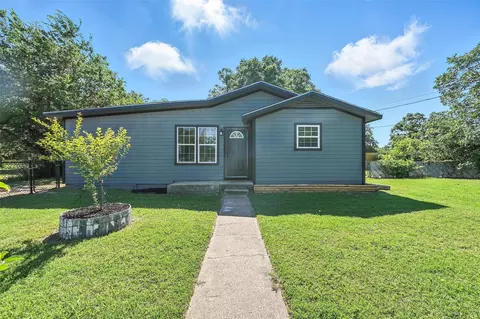 1003 SE 1st Ave, Mineral Wells, TX 76067