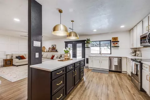 726 W Crossland Blvd, Grand Prairie, TX 75052