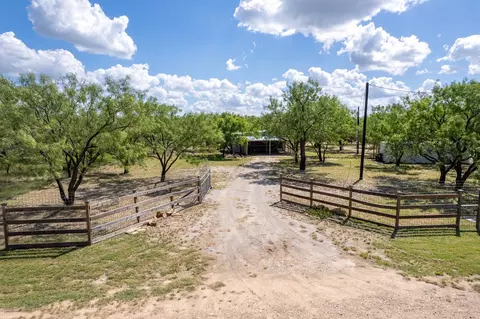 244 Apache Rd, Brownwood, TX 76801