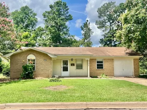 2390 Ballard Dr, Paris, TX 75460