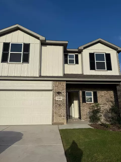 100 Nakota Dr, Leonard, TX 75452