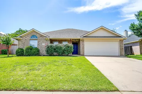 578 Tanglewood Dr, Burleson, TX 76028