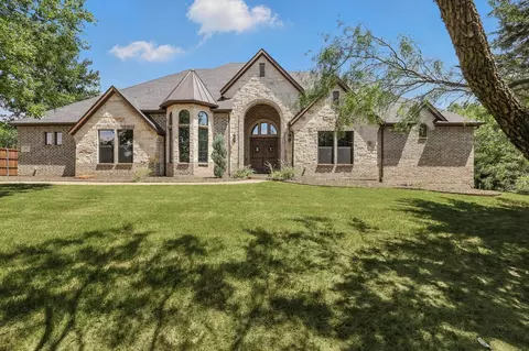 660 Melody Ln, Lakewood Village, TX 75068