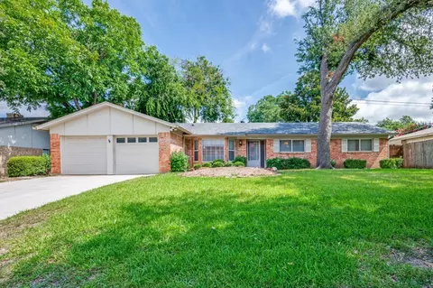 6221 Onyx Dr N, North Richland Hills, TX 76180