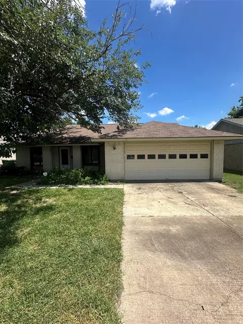 416 Meadowhill Dr, Garland, TX 75043