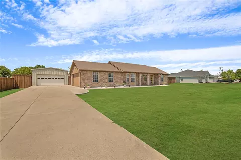 111 Brittany Dr, Royse City, TX 75189