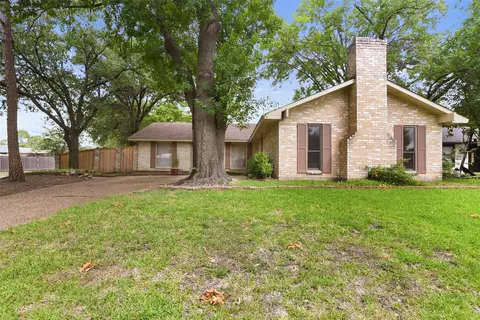 921 Sleepy Hollow Dr, Garland, TX 75043