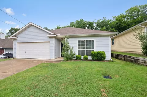 402 Stockard St, Lake Dallas, TX 75065