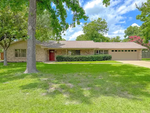 106 W Calhoun St, Rice, TX 75155