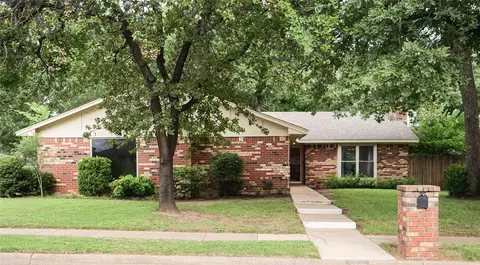 3501 Pecan Cir, Bedford, TX 76021